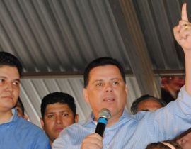 Imagem de Governador promete asfalto para Rio Verde
