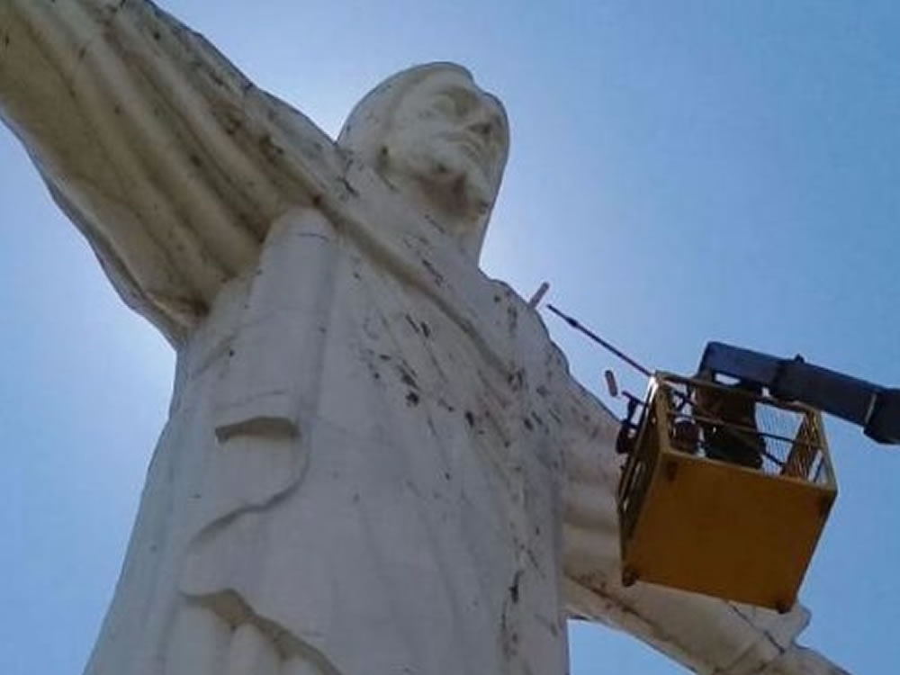Imagem de Iniciada a restauração do Cristo Redentor em Rio Verde