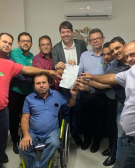 Imagem de Karlos Cabral recebe prefeito e vereadores de Paranaiguara
