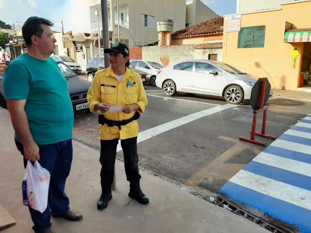 Imagem de Com tantas mudanças no trânsito, agentes da AMT realiza orientações em Rio Verde