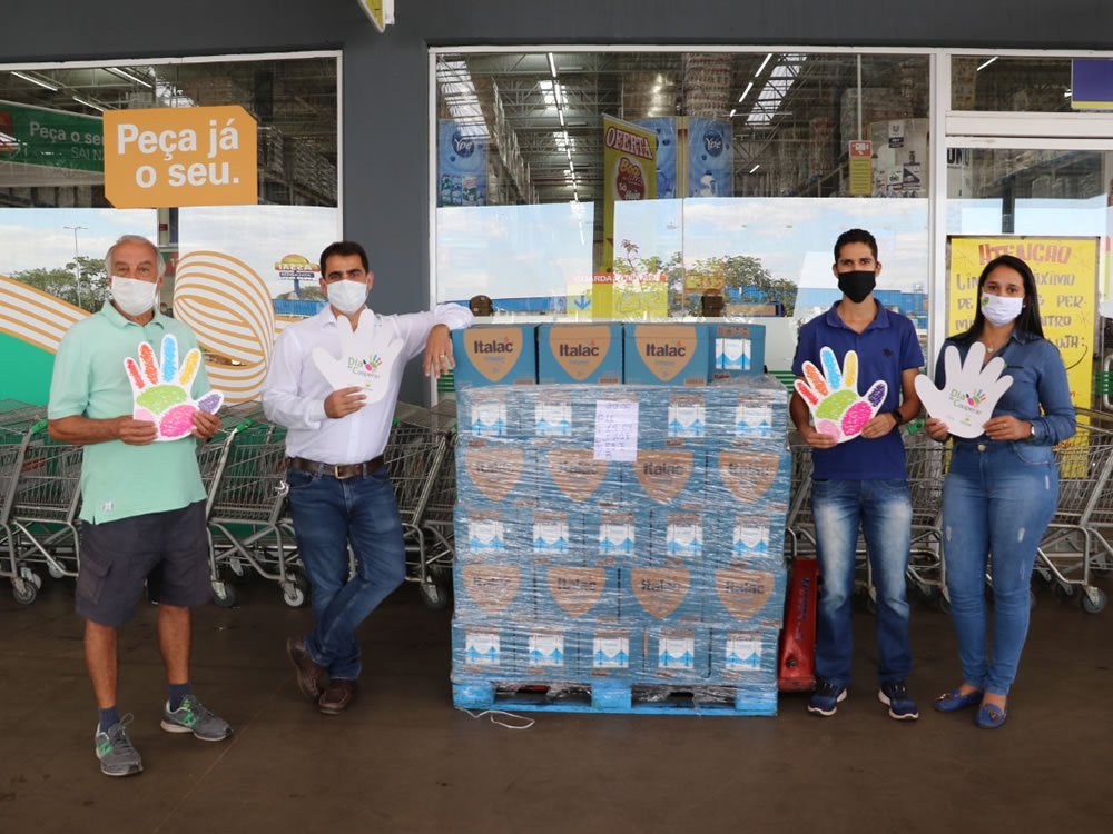 Imagem de Entidades sociais de Rio Verde recebem doação de três mil litros de leite