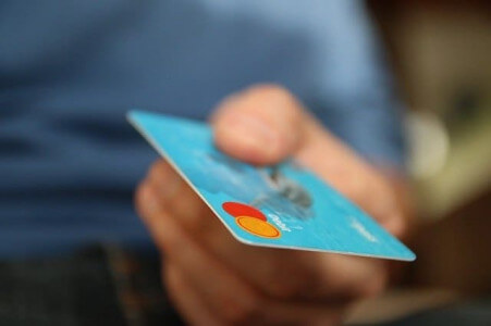 Imagem de Dicas para economizar com o Cartão de Crédito