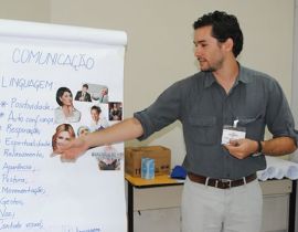 Imagem de Agricultores participam de curso de liderança