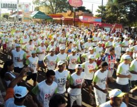 Imagem de Caminhada e corrida atraíram milhares