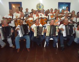 Imagem de Orquestra de Sanfoneiros com novos instrumentos