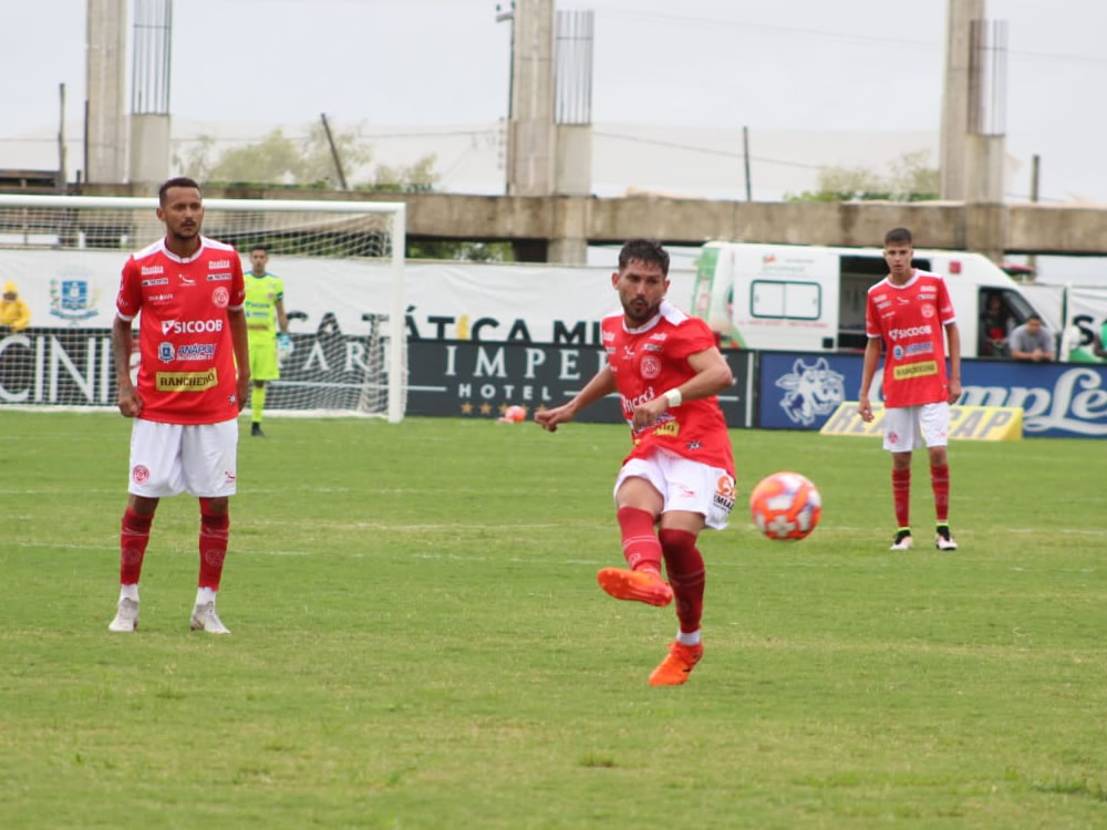 Imagem de Anapolina vence e deixa zona de rebaixamento