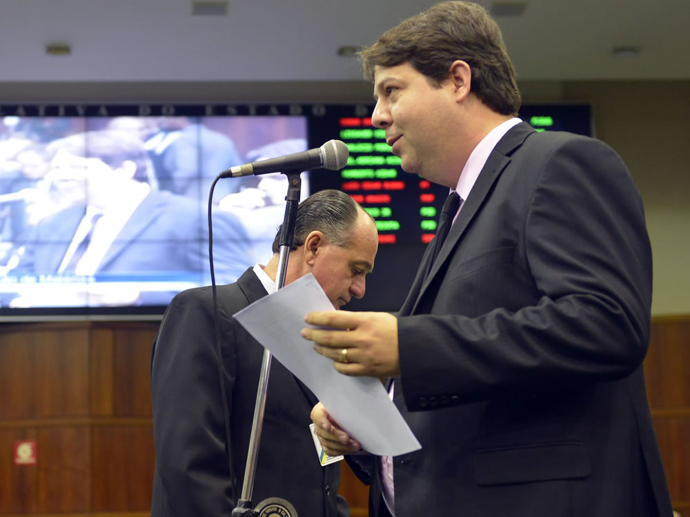 Imagem de Projeto de Karlos Cabral que inclui pais no Ipasgo bate recorde de votos no Opine Cidadão