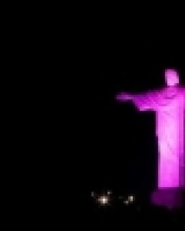 Imagem de Cristo fica rosa no mês de outubro