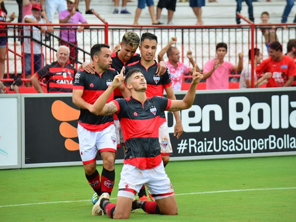Imagem de Atlético acaba com invencibilidade do Goiás e segue imbatível no Antônio Accioly