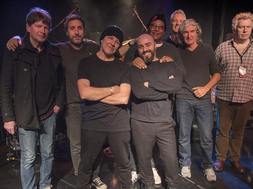 Imagem de Dire Straits Legacy se apresenta em Goiânia no dia 13 de abril