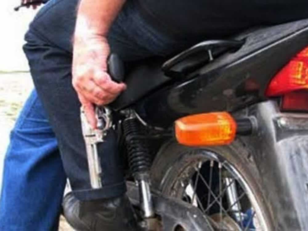 Imagem de Mulher e filho assaltados no Gameleira II, em Rio Verde