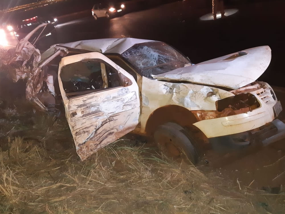 Imagem de Tragédia na BR-452: mulher e dois filhos morrem em grave acidente