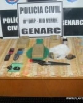 Imagem de Polícia apreende cocaína e R$ 27 mil escondidos em painel de carro