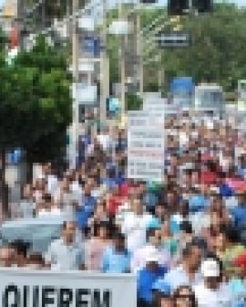 Imagem de Trabalhadores da Saneago de todo o Estado realizam assembleia e passeata