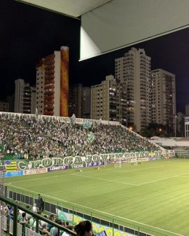 Imagem de Na mira do Santos, Michael marca golaço e garante vitória para o Goiás