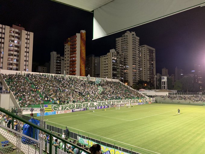 Imagem de Na mira do Santos, Michael marca golaço e garante vitória para o Goiás