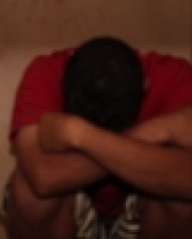 Imagem de Homem esfaqueia colega