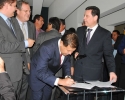 Imagem de Prefeito assina projeto que garante asfalto para a cidade