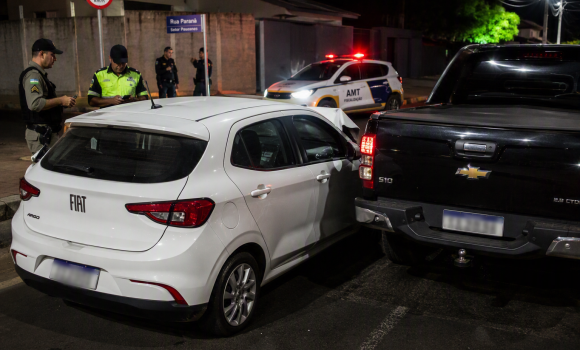 Imagem de Motorista é detido após bater em caminhonete estacionada e teste apontar embriaguez em Rio Verde