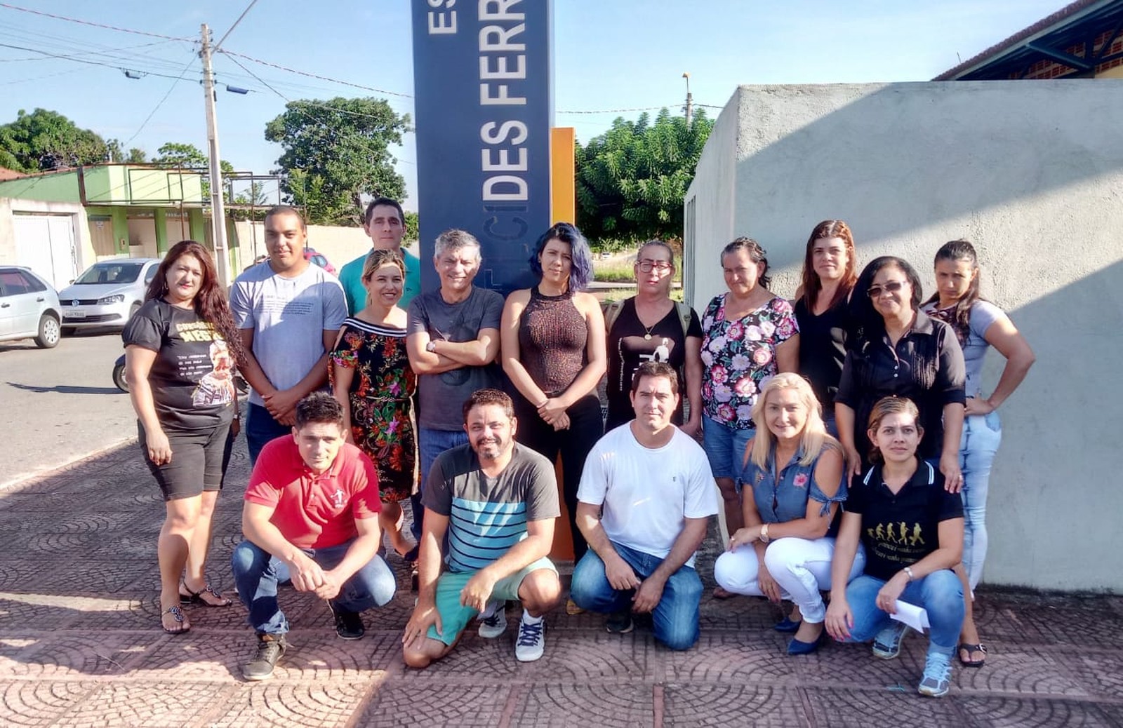 Imagem de Professores e servidores da Educação em Goiás fazem paralisação para exigir salários de dezembro