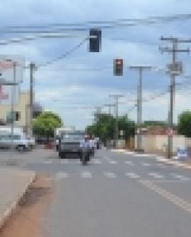 Imagem de Novo semáforo é implantado no Bairro Dona Gercina