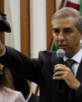 Imagem de Professores denunciam calote