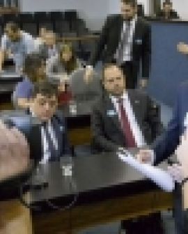 Imagem de Deputados podem votar hoje autorização para processar Marconi