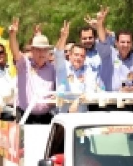 Imagem de Eleições 2014: Vanderlan comanda carreata em Senador Canedo