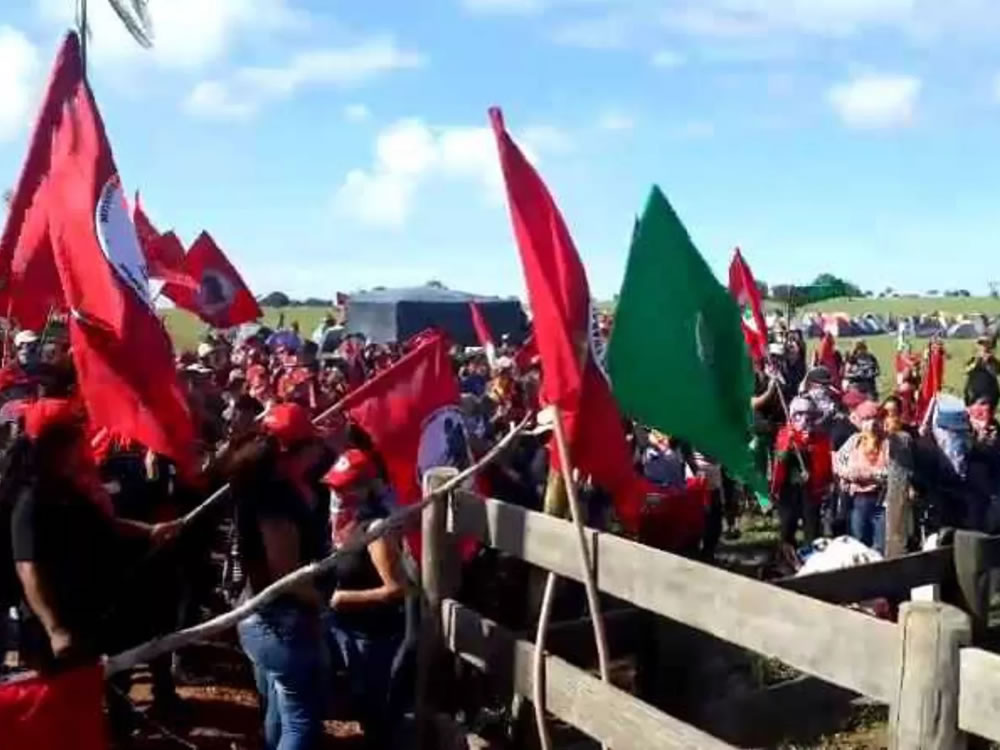 Imagem de Integrantes do MST ocupam fazenda de João de Deus em Goiás