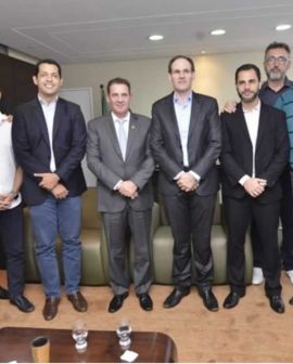 Imagem de Lissauer recebe senador Vanderlan e dezenas de parlamentares e ex-deputados