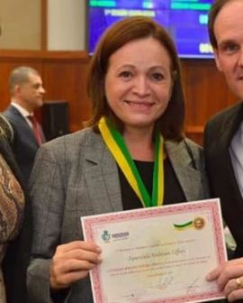 Imagem de Lissauer entrega Comenda Berenice Artiaga a médica de Rio Verde