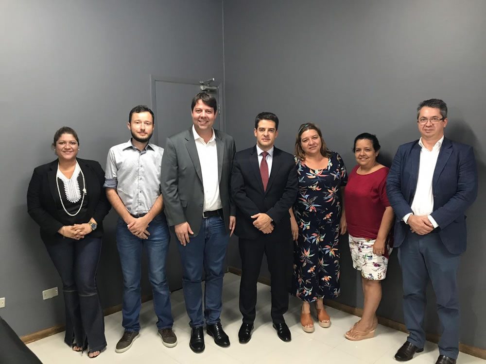 Imagem de Karlos Cabral se empenha na luta pela Maternidade Augusta Bastos