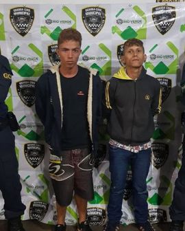 Imagem de Guarda Civil apreende dupla com arma e droga