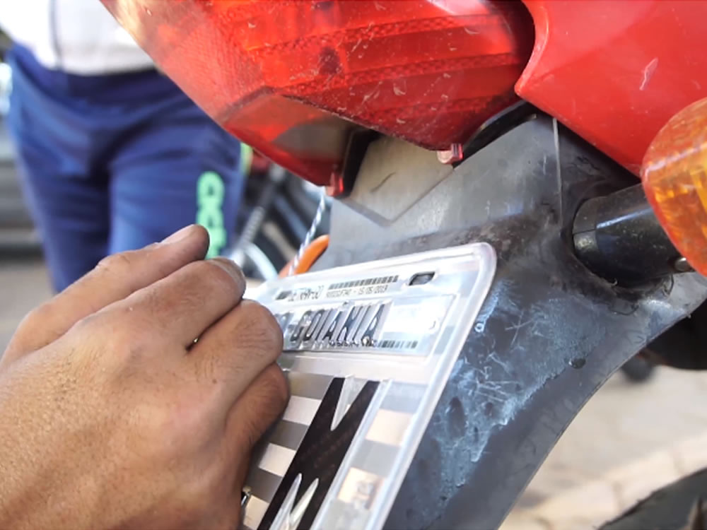 Imagem de Detran-GO adia prazo para credenciamento de fabricantes de placas