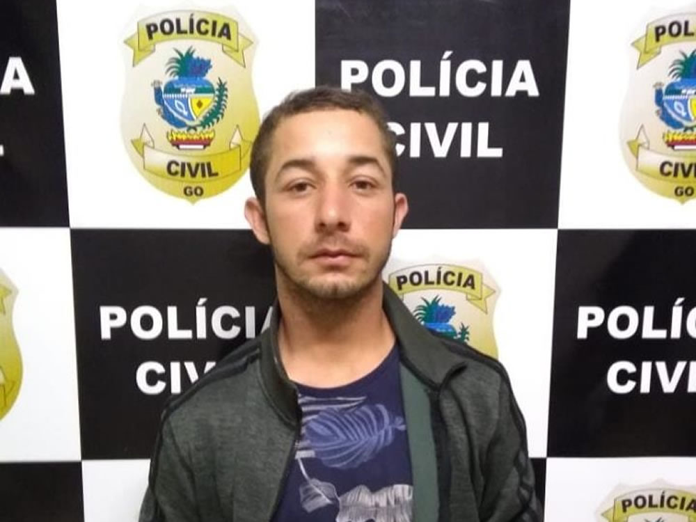 Imagem de Pronto para iniciar noite de assaltos, motoqueiro é preso em Jataí