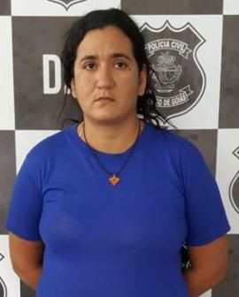 Imagem de Presa foragida que tentou matar marido jogando óleo quente em seu rosto
