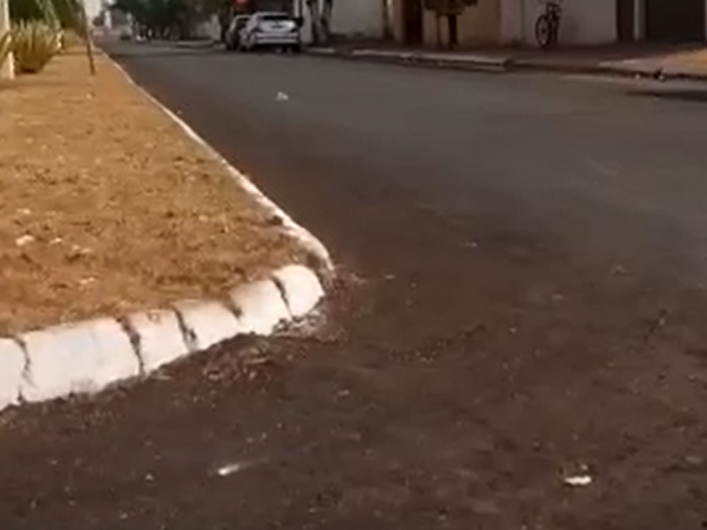 Imagem de Moradores da Lagoa do Bauzinho reclamam da qualidade do asfalto no distrito