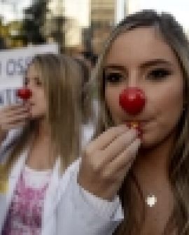 Imagem de Médicos goianos fazem passeata hoje