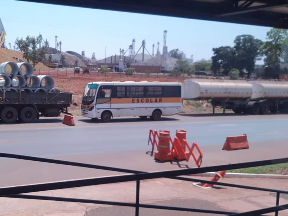 Imagem de PRF apreende veículo escolar com várias irregularidades na BR-060