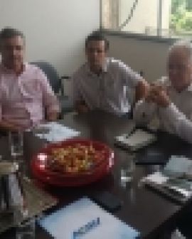Imagem de Prefeito se reúne com Coderv