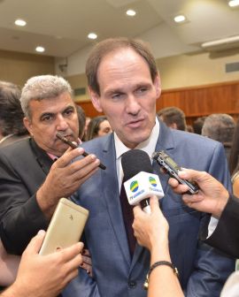 Imagem de Lissauer Vieira é eleito presidente da Alego