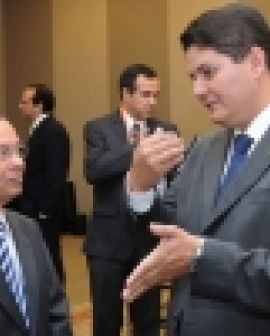 Imagem de Cobrando o Ministro