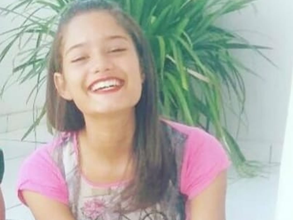 Imagem de Familiares procuram por jovem desaparecida