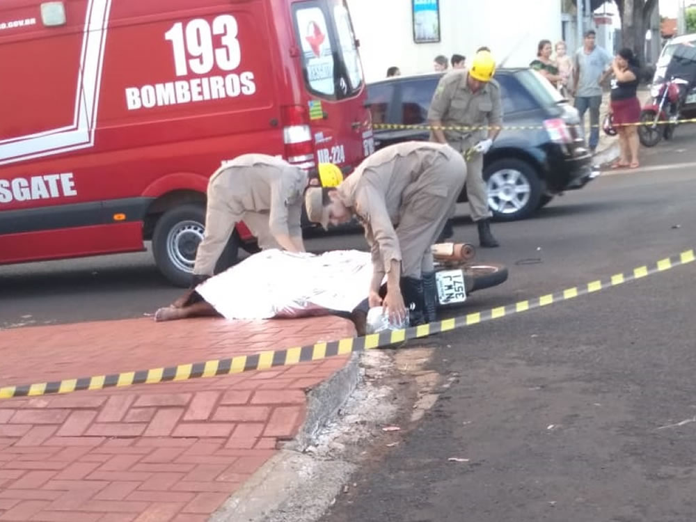 Imagem de Motociclista morre após colisão no centro