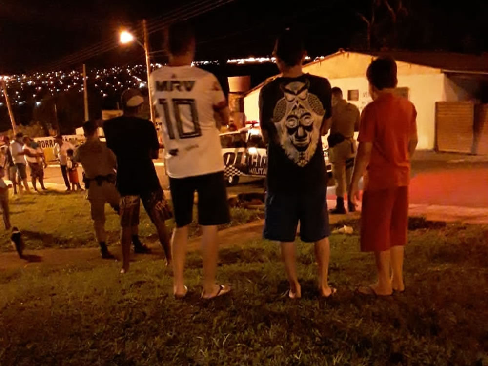 Imagem de Homem é assassinado a tiros em praça de Jataí