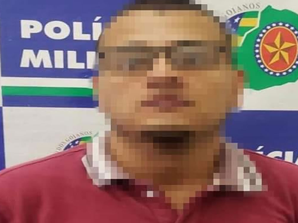 Imagem de PM prende homem pelo crime de violência doméstica e posse de entorpecentes