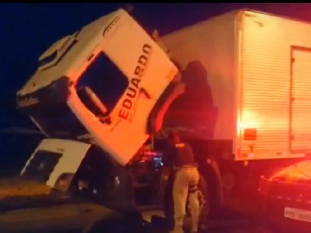 Imagem de PRF recupera veículo e apreende ‘rebites’ com motorista na BR-060, em Rio Verde