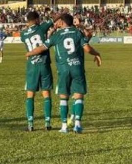 Imagem de Rio Verde goleia o Goianésia no Velosão lotado e dispara na liderança da Divisão de Acesso