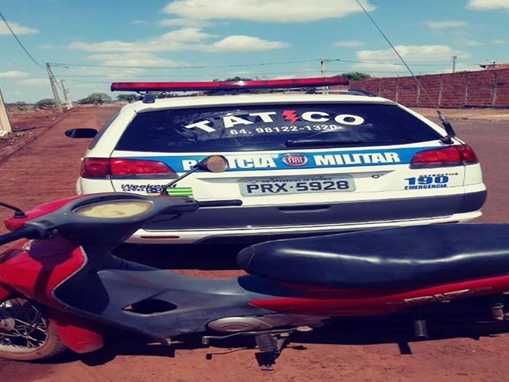 Imagem de PM recupera moto no Monte Sião, em Rio Verde