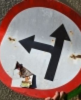 Imagem de Placas de sinalização de trânsito são alvo de vandalismo e de furto